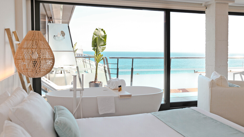 MEDITERRANEAN SUITE WITH TERRACE SEA VIEW 